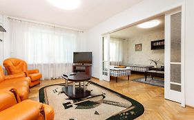 3 Room Central Apartmend 90M2 Parking For One Car Fifth Floor And The Building Does Not Have An Elevator